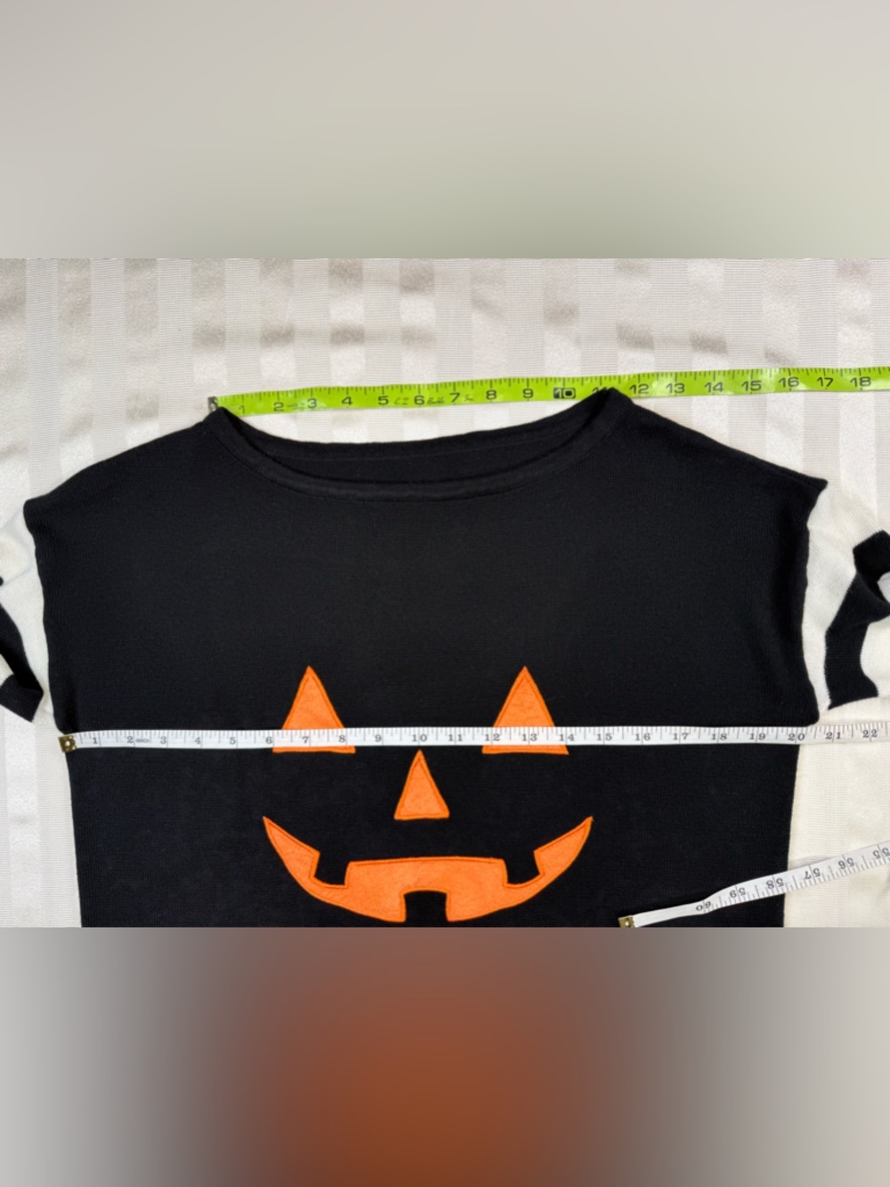 Halloween Jack-O’-Lantern Sweater Sz Small Black Striped Sleeves Pumpkin Knit - Picture 5 of 10